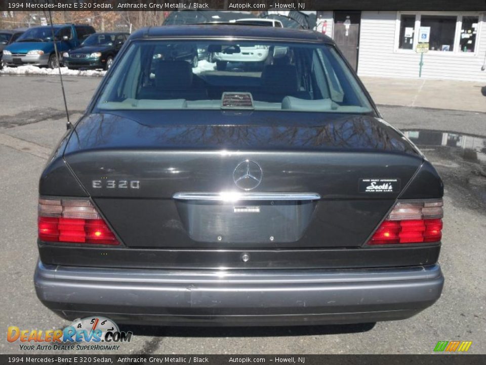 1994 Mercedes-Benz E 320 Sedan Anthracite Grey Metallic / Black Photo #6
