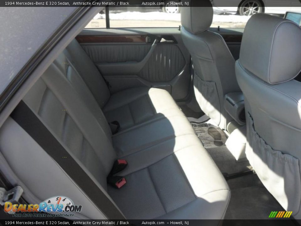 1994 Mercedes-Benz E 320 Sedan Anthracite Grey Metallic / Black Photo #11