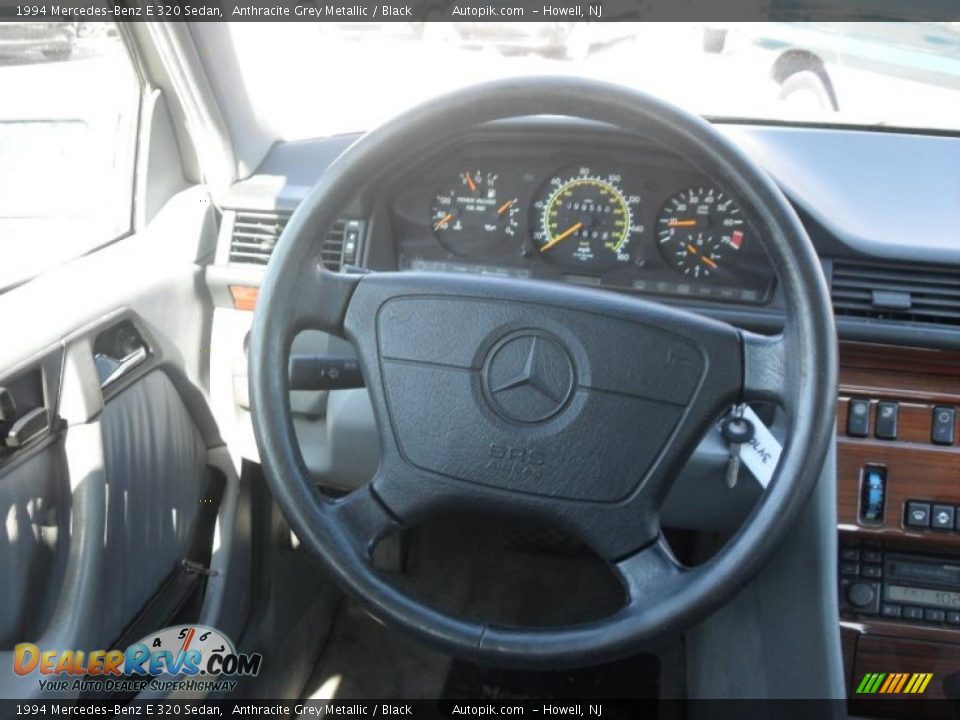 1994 Mercedes-Benz E 320 Sedan Anthracite Grey Metallic / Black Photo #13