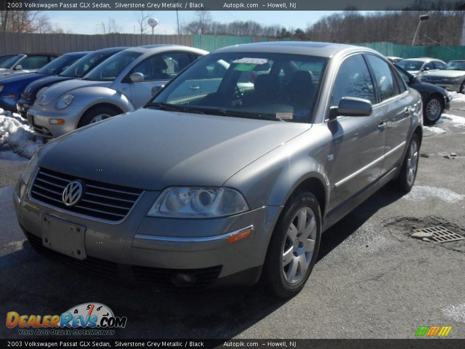 2003 Volkswagen Passat GLX Sedan Silverstone Grey Metallic / Black Photo #2