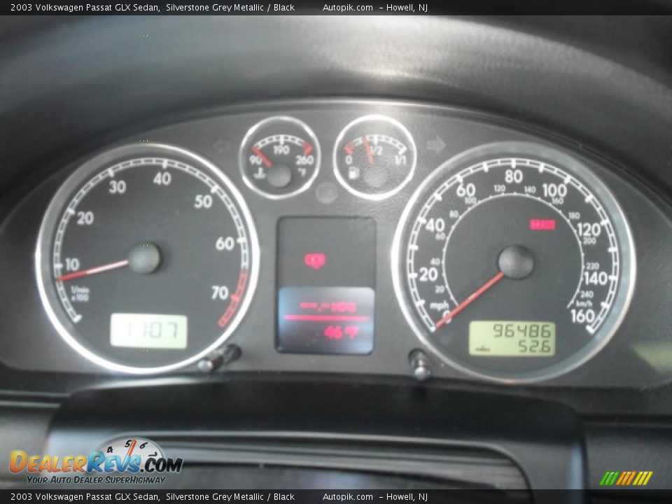 2003 Volkswagen Passat GLX Sedan Silverstone Grey Metallic / Black Photo #15