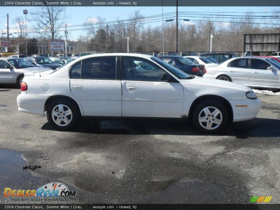 2004 Chevrolet Classic Summit White / Gray Photo #1