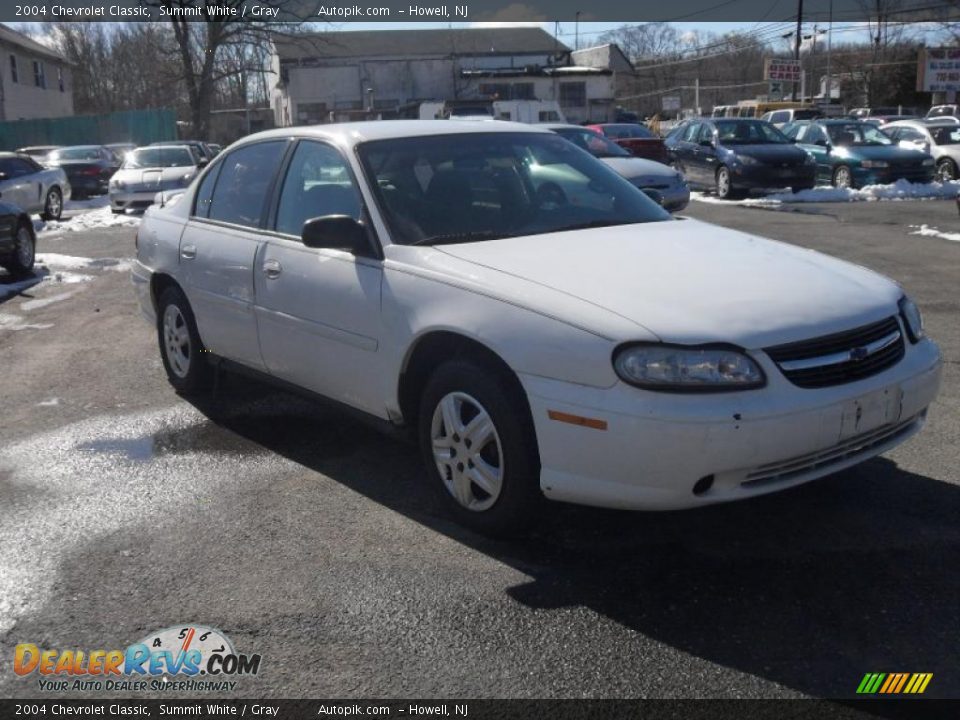 2004 Chevrolet Classic Summit White / Gray Photo #3