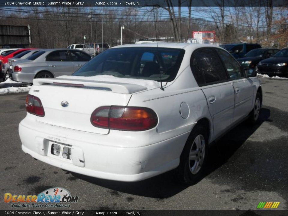 2004 Chevrolet Classic Summit White / Gray Photo #4