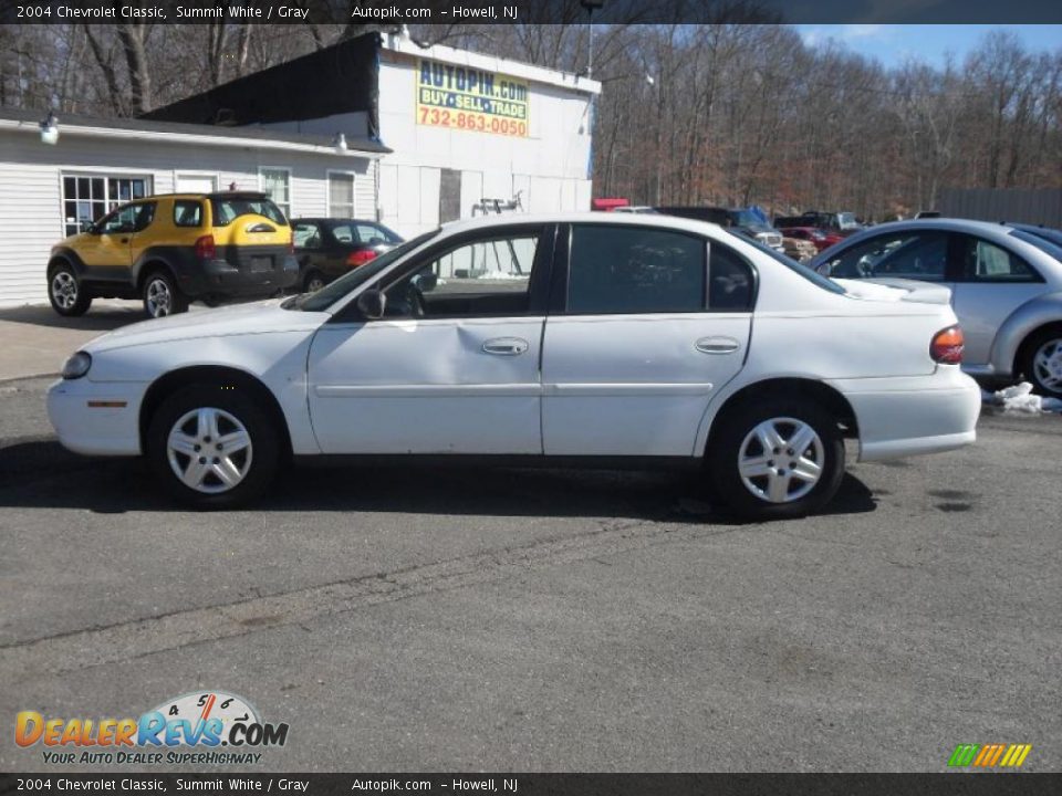 2004 Chevrolet Classic Summit White / Gray Photo #7