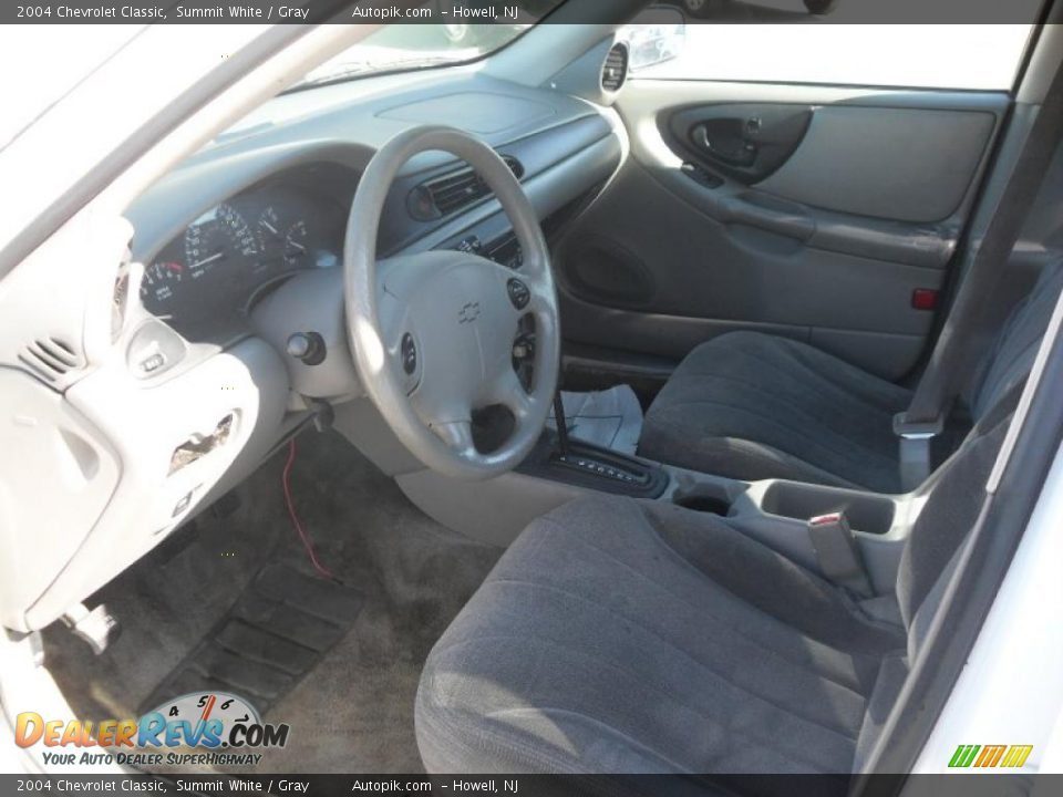 2004 Chevrolet Classic Summit White / Gray Photo #8