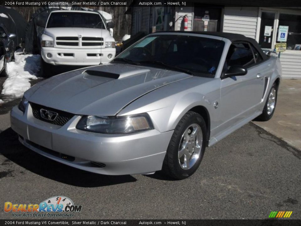 2004 Ford Mustang V6 Convertible Silver Metallic / Dark Charcoal Photo #3