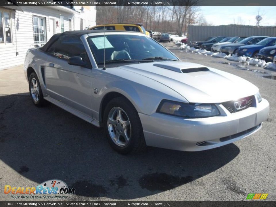 2004 Ford Mustang V6 Convertible Silver Metallic / Dark Charcoal Photo #4
