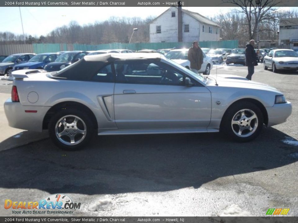 2004 Ford Mustang V6 Convertible Silver Metallic / Dark Charcoal Photo #5