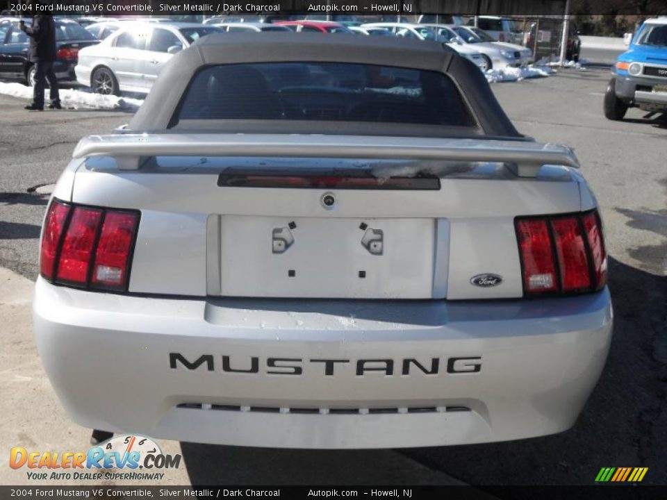 2004 Ford Mustang V6 Convertible Silver Metallic / Dark Charcoal Photo #7