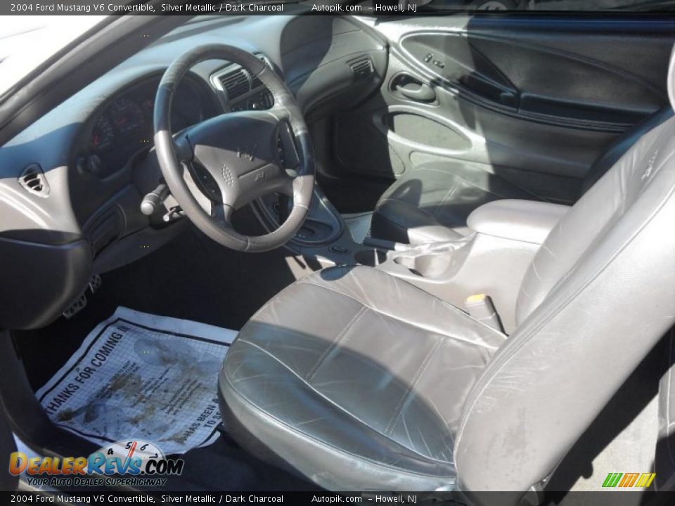 2004 Ford Mustang V6 Convertible Silver Metallic / Dark Charcoal Photo #10