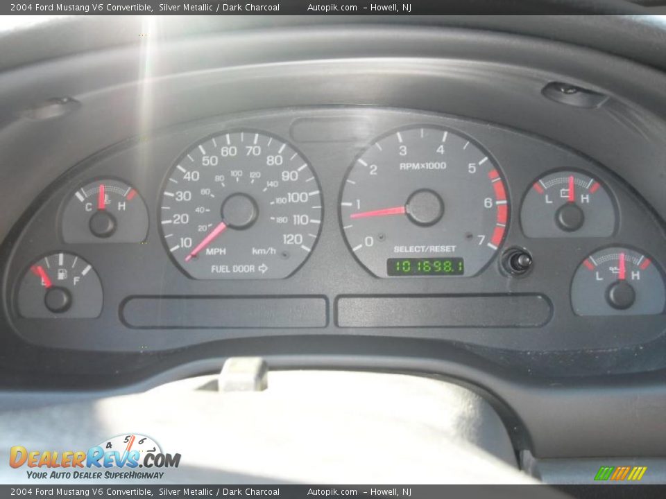 2004 Ford Mustang V6 Convertible Silver Metallic / Dark Charcoal Photo #15