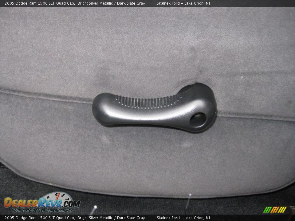 2005 Dodge Ram 1500 SLT Quad Cab Bright Silver Metallic / Dark Slate Gray Photo #26