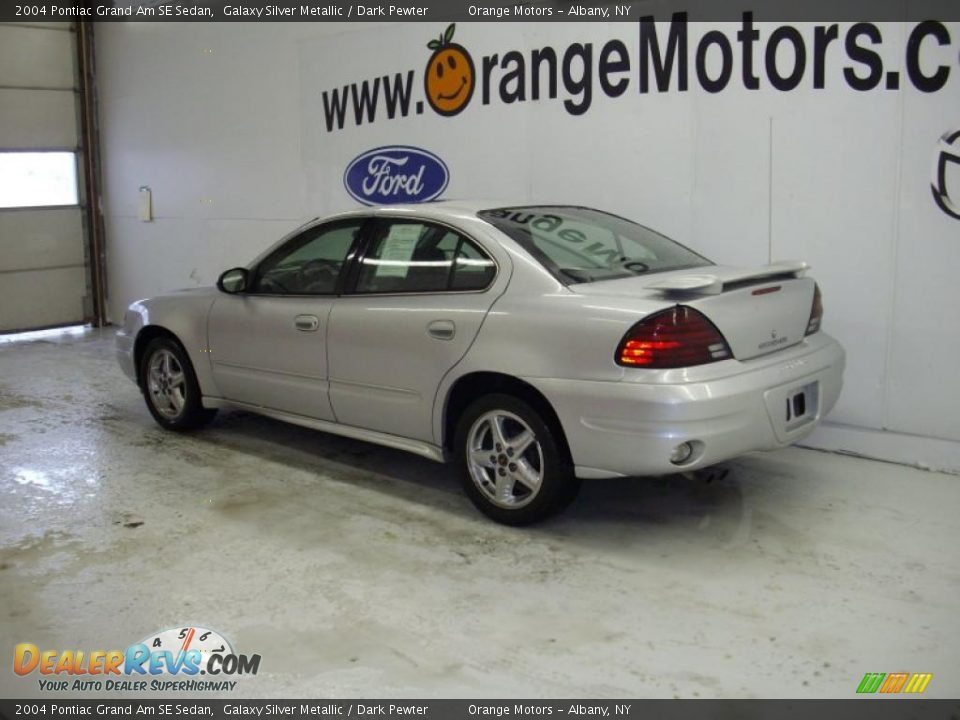 2004 Pontiac Grand Am SE Sedan Galaxy Silver Metallic / Dark Pewter Photo #2