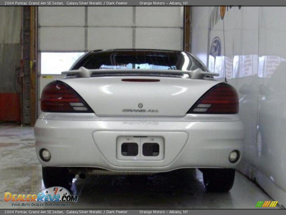 2004 Pontiac Grand Am SE Sedan Galaxy Silver Metallic / Dark Pewter Photo #3