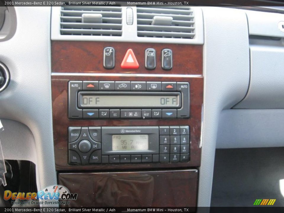 2001 Mercedes-Benz E 320 Sedan Brilliant Silver Metallic / Ash Photo #16