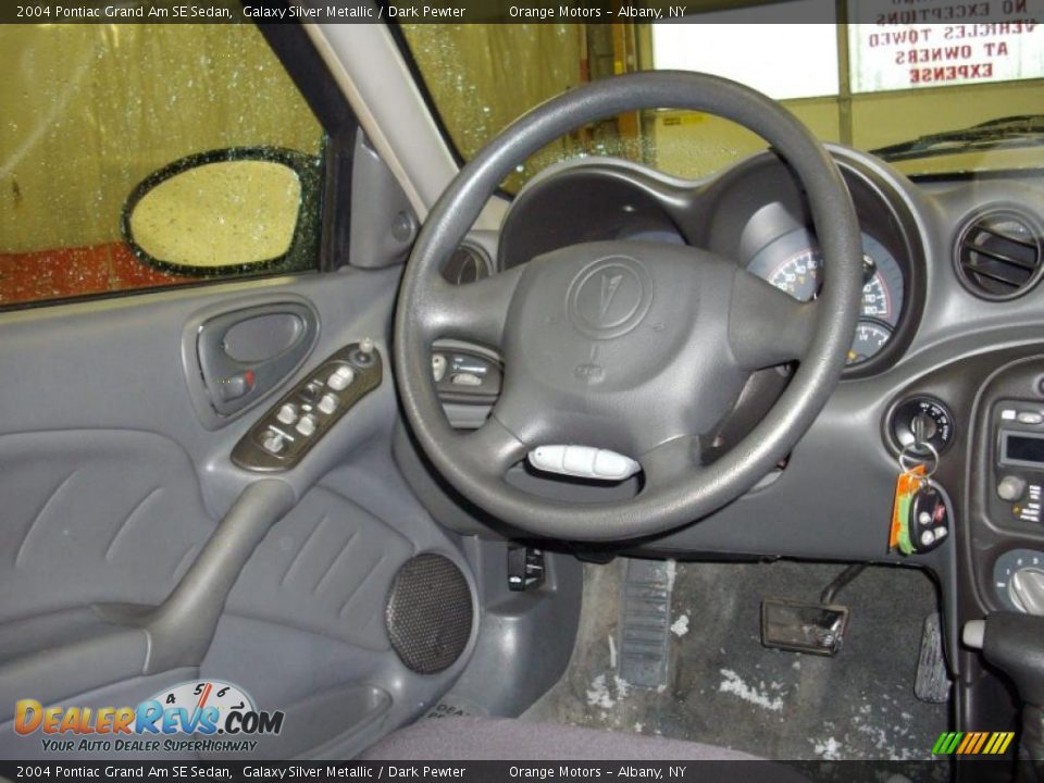 2004 Pontiac Grand Am SE Sedan Galaxy Silver Metallic / Dark Pewter Photo #10