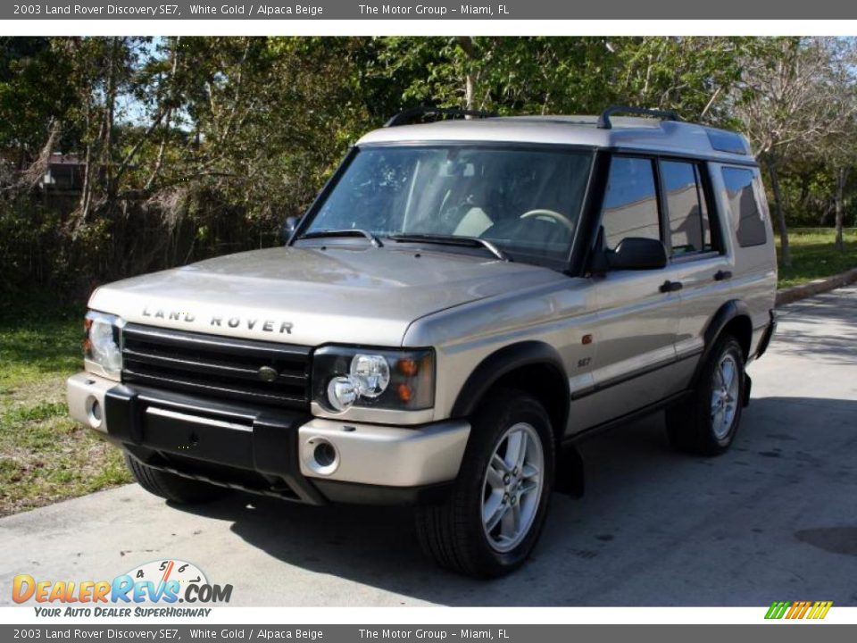 2003 Land Rover Discovery SE7 White Gold / Alpaca Beige Photo #1