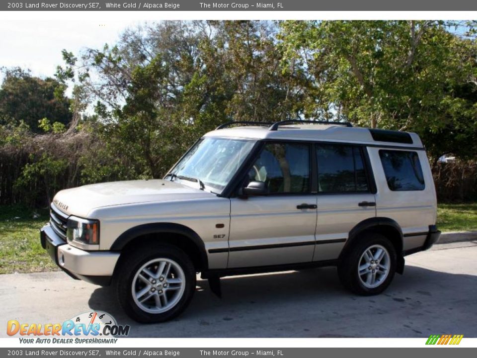 2003 Land Rover Discovery SE7 White Gold / Alpaca Beige Photo #2