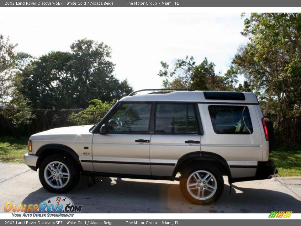 2003 Land Rover Discovery SE7 White Gold / Alpaca Beige Photo #3