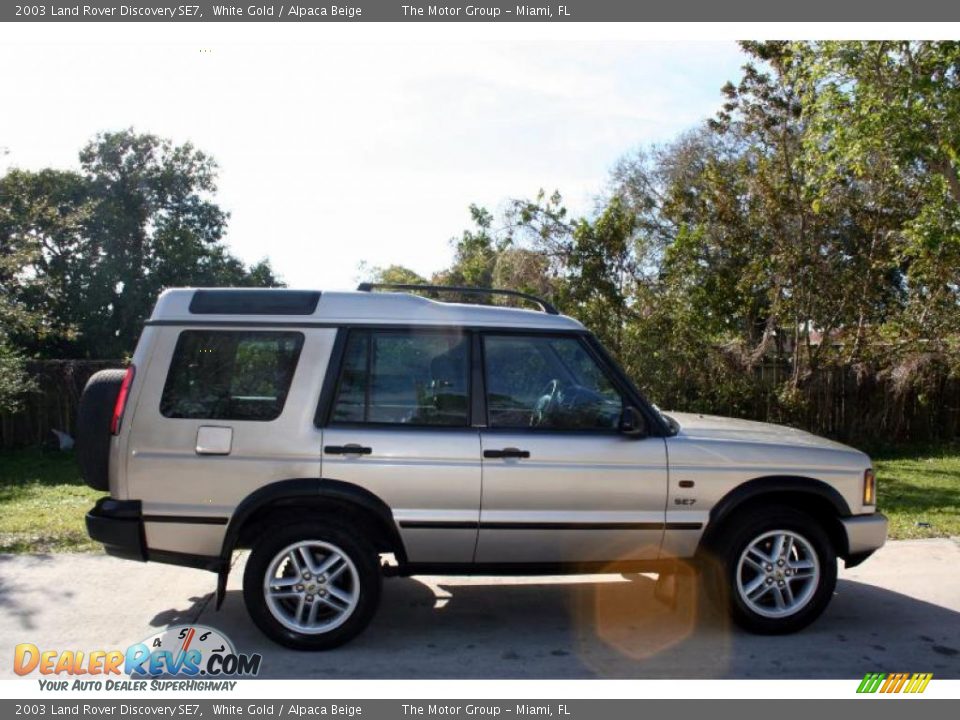 2003 Land Rover Discovery SE7 White Gold / Alpaca Beige Photo #10
