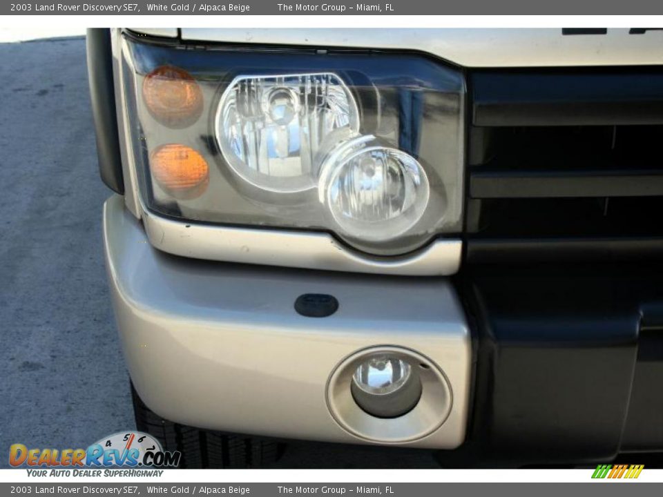 2003 Land Rover Discovery SE7 White Gold / Alpaca Beige Photo #17