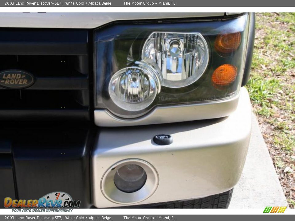 2003 Land Rover Discovery SE7 White Gold / Alpaca Beige Photo #18