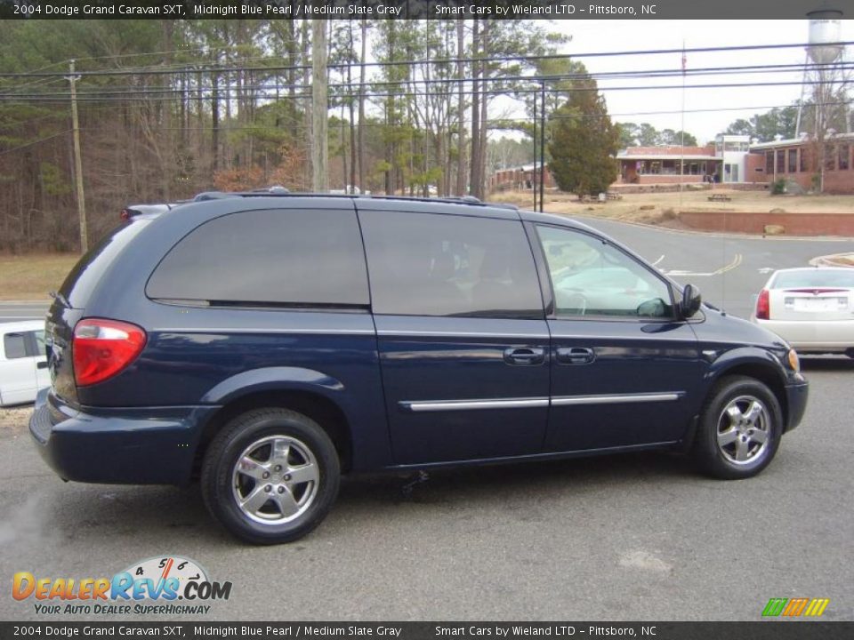 2004 Dodge Grand Caravan SXT Midnight Blue Pearl / Medium Slate Gray Photo #4