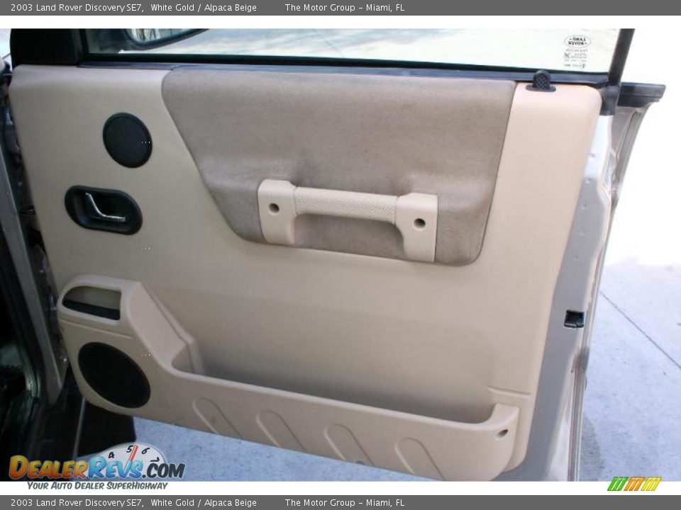 2003 Land Rover Discovery SE7 White Gold / Alpaca Beige Photo #34