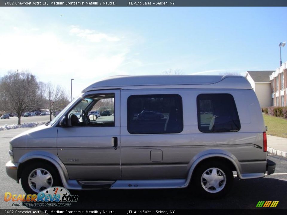 2002 Chevrolet Astro LT Medium Bronzemist Metallic / Neutral Photo #3
