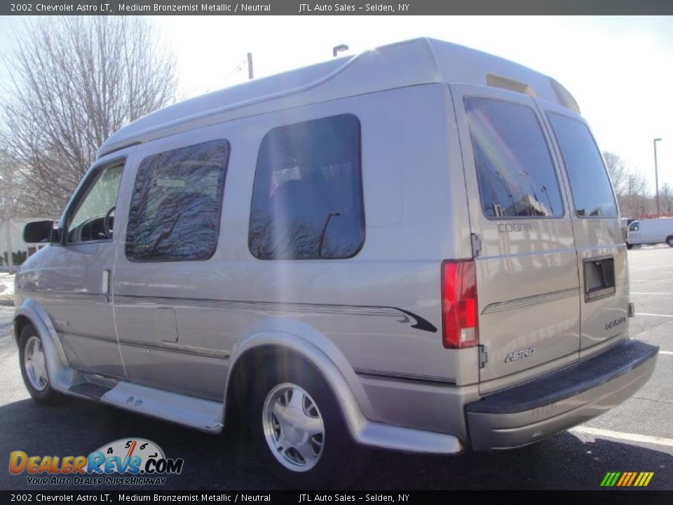 2002 Chevrolet Astro LT Medium Bronzemist Metallic / Neutral Photo #4