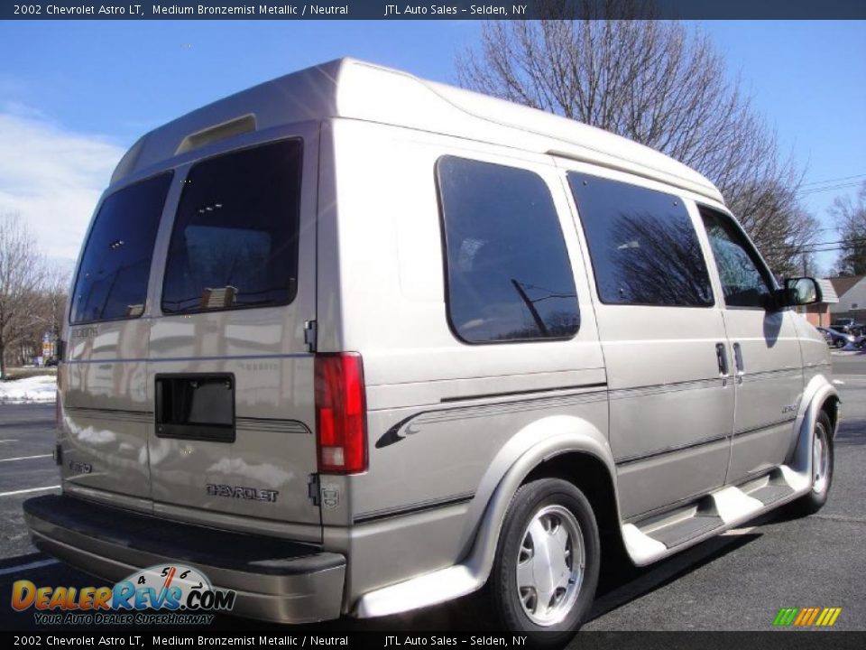 2002 Chevrolet Astro LT Medium Bronzemist Metallic / Neutral Photo #6