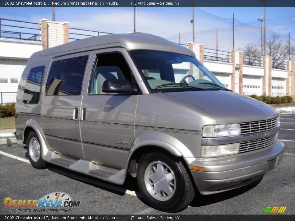 2002 Chevrolet Astro LT Medium Bronzemist Metallic / Neutral Photo #8