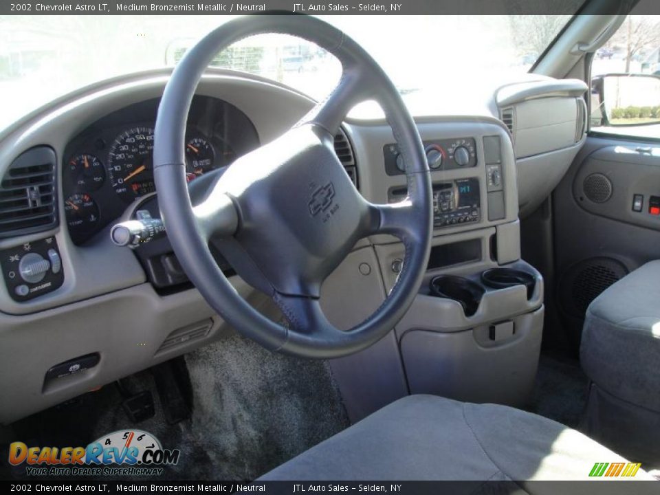 2002 Chevrolet Astro LT Medium Bronzemist Metallic / Neutral Photo #11