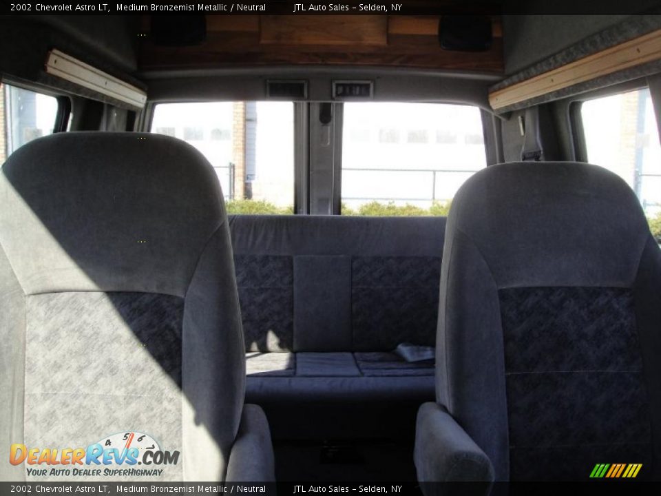 2002 Chevrolet Astro LT Medium Bronzemist Metallic / Neutral Photo #13