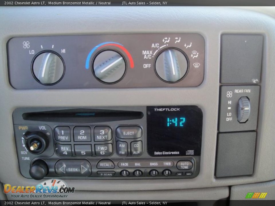 2002 Chevrolet Astro LT Medium Bronzemist Metallic / Neutral Photo #14