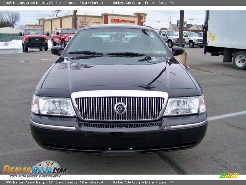2005 Mercury Grand Marquis GS Black Clearcoat / Dark Charcoal Photo #2