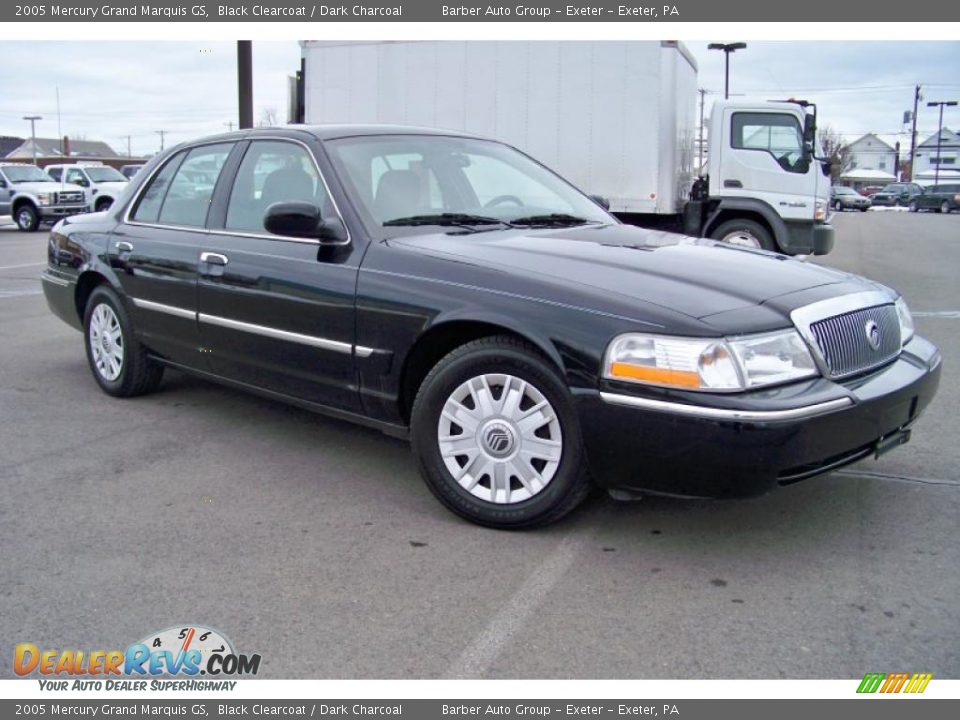 2005 Mercury Grand Marquis GS Black Clearcoat / Dark Charcoal Photo #3