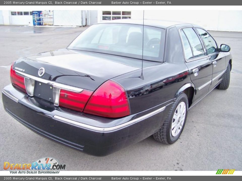2005 Mercury Grand Marquis GS Black Clearcoat / Dark Charcoal Photo #5