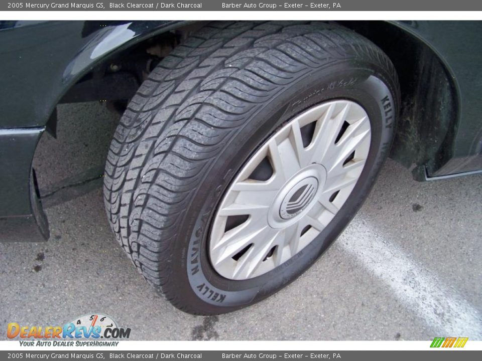 2005 Mercury Grand Marquis GS Black Clearcoat / Dark Charcoal Photo #10