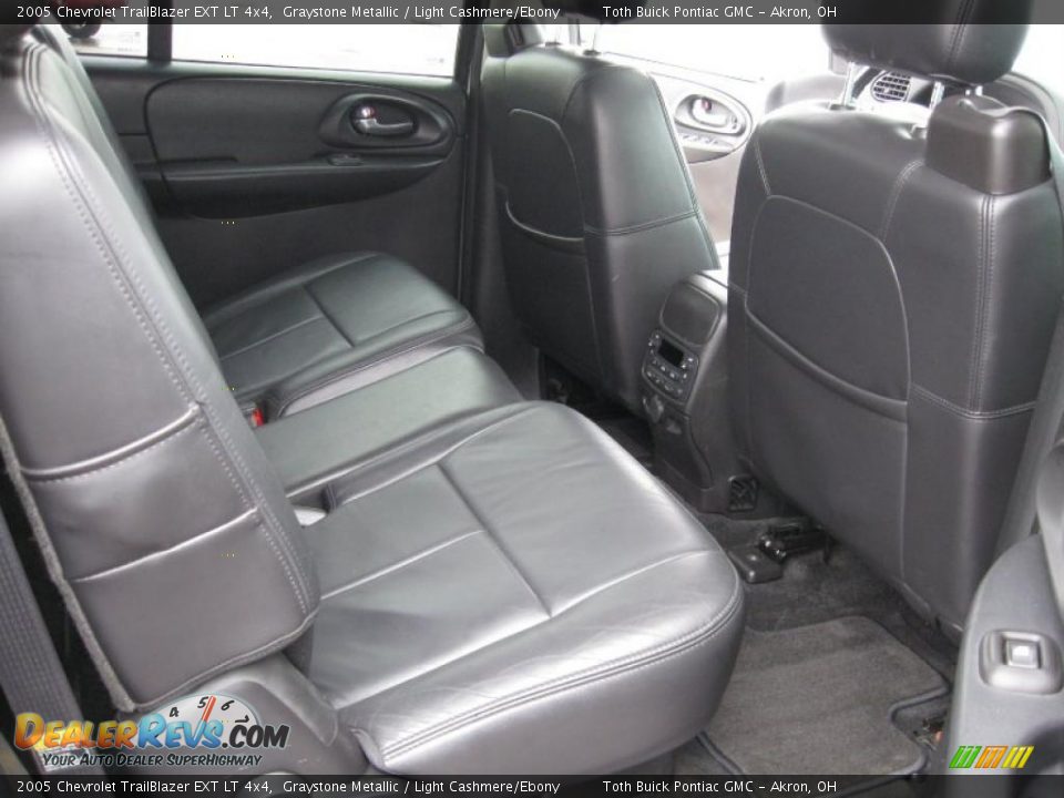 2005 Chevrolet TrailBlazer EXT LT 4x4 Graystone Metallic / Light Cashmere/Ebony Photo #18