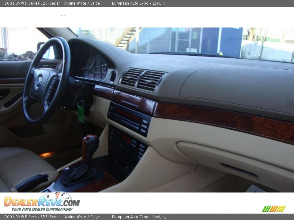 2001 BMW 5 Series 525i Sedan Alpine White / Beige Photo #13