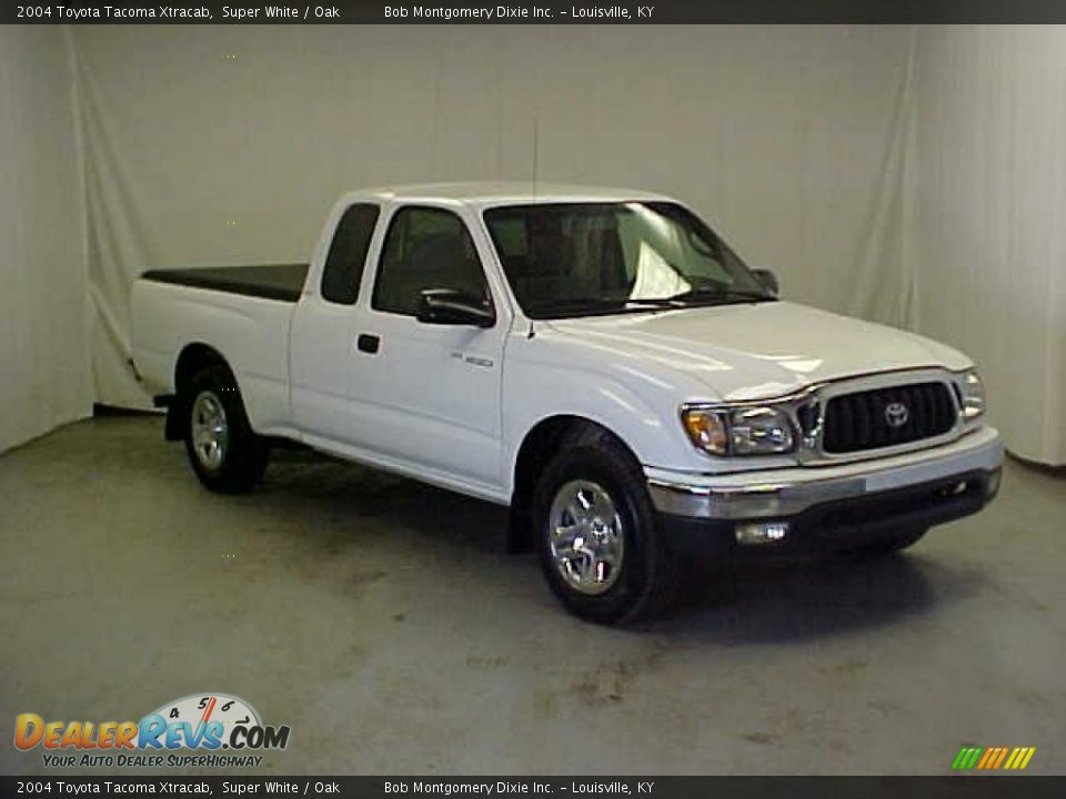 2004 Toyota Tacoma Xtracab Super White / Oak Photo #1