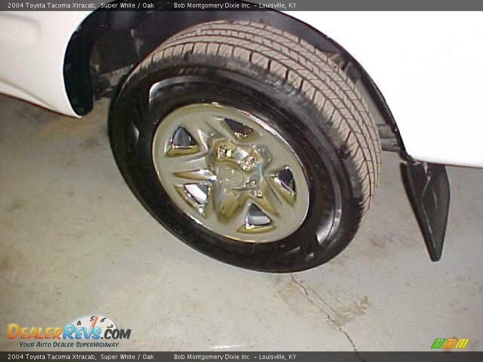 2004 Toyota Tacoma Xtracab Super White / Oak Photo #10