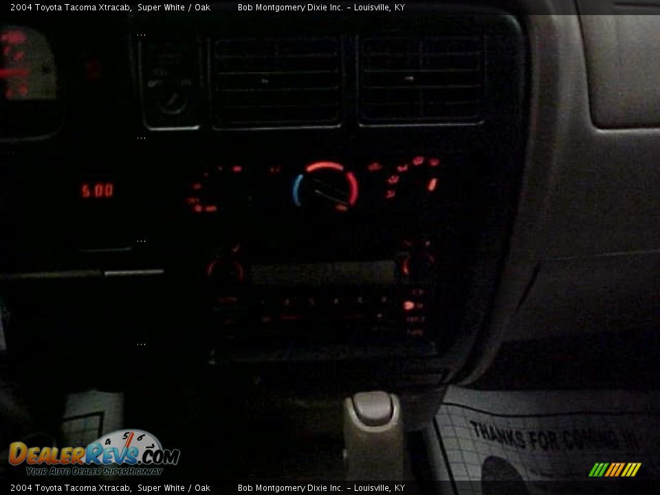 2004 Toyota Tacoma Xtracab Super White / Oak Photo #18