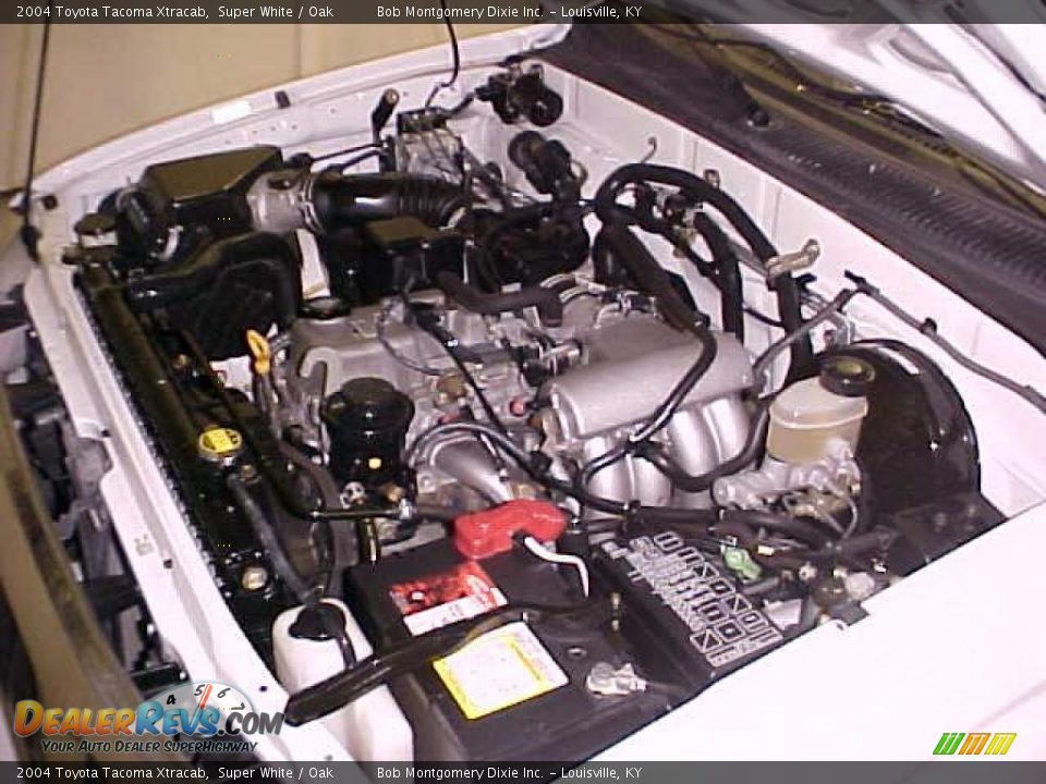 2004 Toyota Tacoma Xtracab Super White / Oak Photo #26