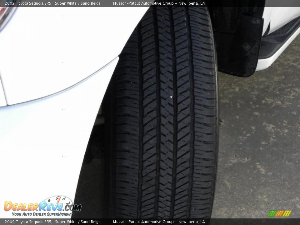 2009 Toyota Sequoia SR5 Super White / Sand Beige Photo #16