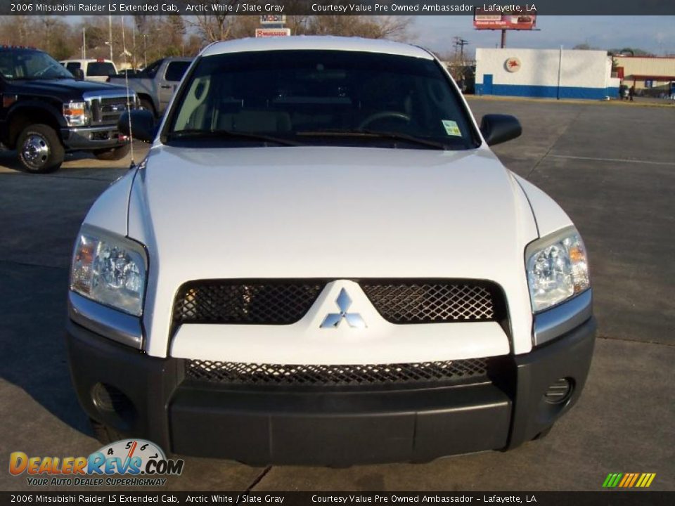 2006 Mitsubishi Raider LS Extended Cab Arctic White / Slate Gray Photo #6
