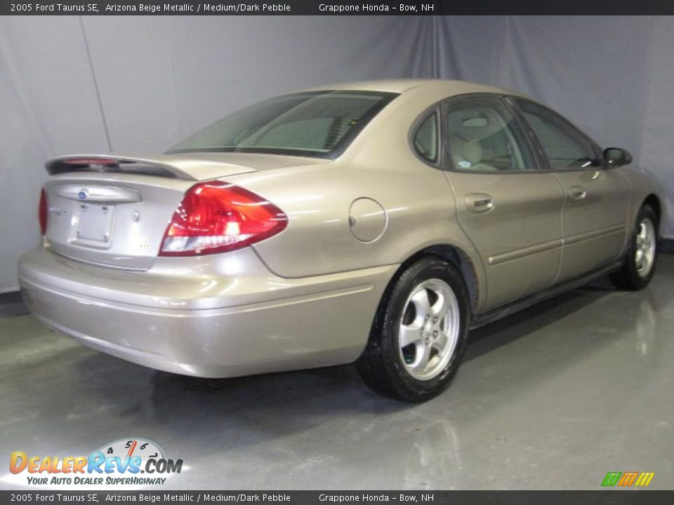 2005 Ford Taurus SE Arizona Beige Metallic / Medium/Dark Pebble Photo #3
