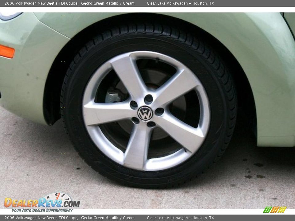 2006 Volkswagen New Beetle TDI Coupe Gecko Green Metallic / Cream Photo #6
